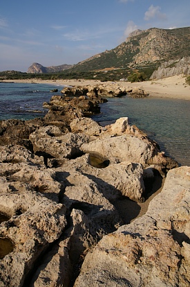 falassarna-rocks-beach-01.jpg - 84319 Bytes