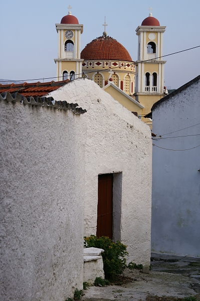 0000_kalyves-church-from-alley-big.jpg - 187085 Bytes